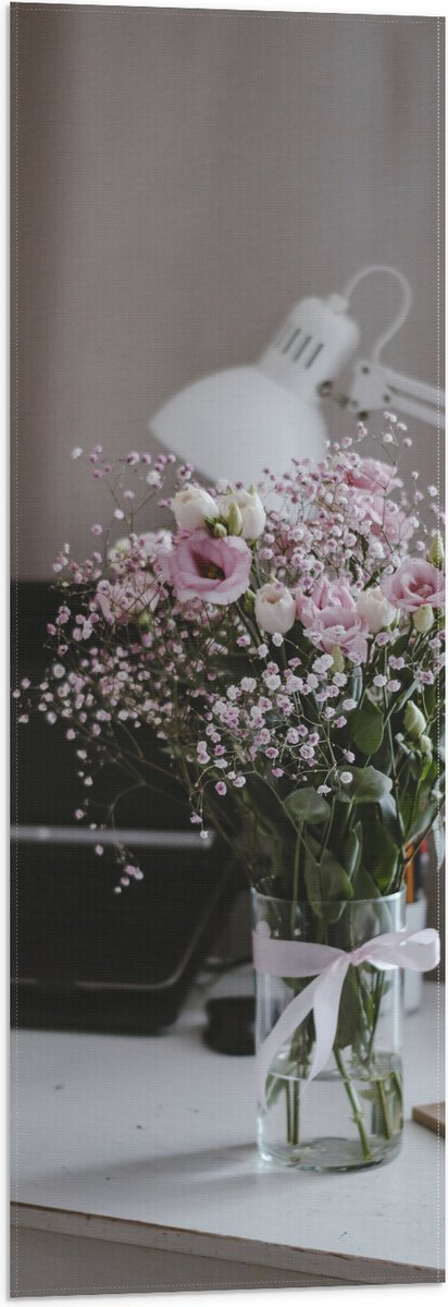 Vlag - Bloemen - Boeket - Water - Strik - Lamp - Telefoon - Bureau - Laptop - 30x90 cm Foto op Polyester Vlag