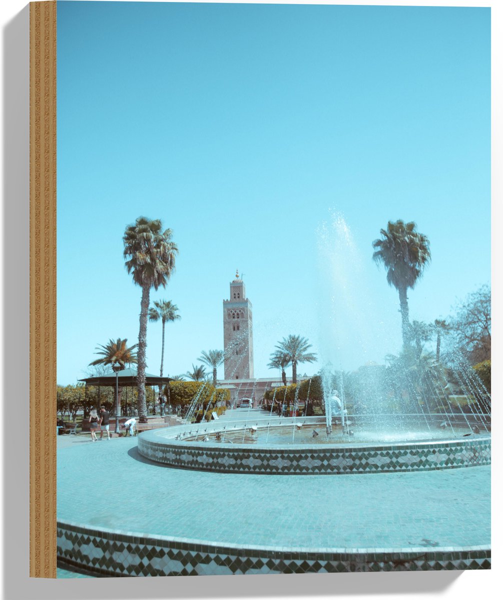 Hout - Gebouw - Fontein - Water - Bomen - Palmbomen - Mensen - 30x40 cm - 9 mm dik - Foto