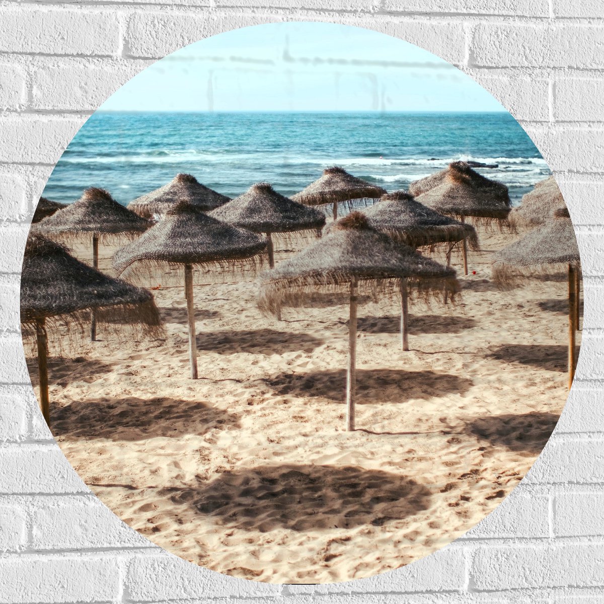 Muursticker Cirkel - Zee - Strand - Zand - Parasols - 80x80 cm Foto op Muursticker