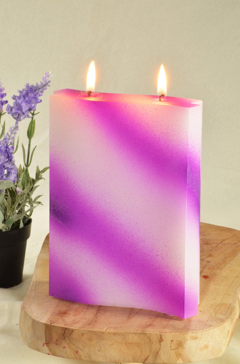 Exclusieve ADAMO KAARS met 2 pitten, hoogte: 18 cm in LILA en WIT, Gemaakt door Candles by Milanne - BEKIJK VIDEO