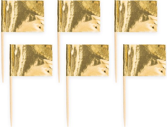 Zes gouden vlaggetjes op houten prikkers.