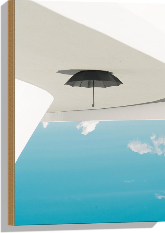 Hout - Zwarte Paraplu Hangend aan Wit Vlak bij Wolken - 40x60 cm - 9 mm dik - Foto op Hout (Met Ophangsysteem)