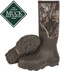 Bruine Muck Boots met camouflagepatroon en oranje voering. Een losse schoen toont de profielzool.