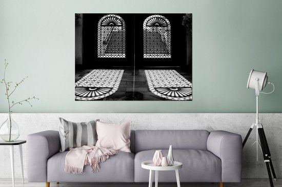 Wanddecoratie Metaal - Aluminium Schilderij Industrieel - Deuren - Patroon - Schaduw - Licht - 120x90 cm - Dibond - Foto op aluminium - Industriële muurdecoratie - Voor de woonkamer/slaapkamer