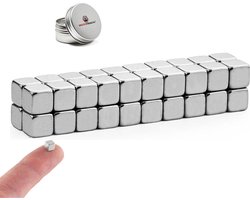 Brute Strength - Super sterke magneten - Vierkant - 5 x 5 x 5 mm - 20 Stuks - Neodymium magneet sterk - Magneten koelkast - Whiteboard magneten - Kleine magneetjes - Mini magneetjes - Blokmagneet - Koelkast magneten