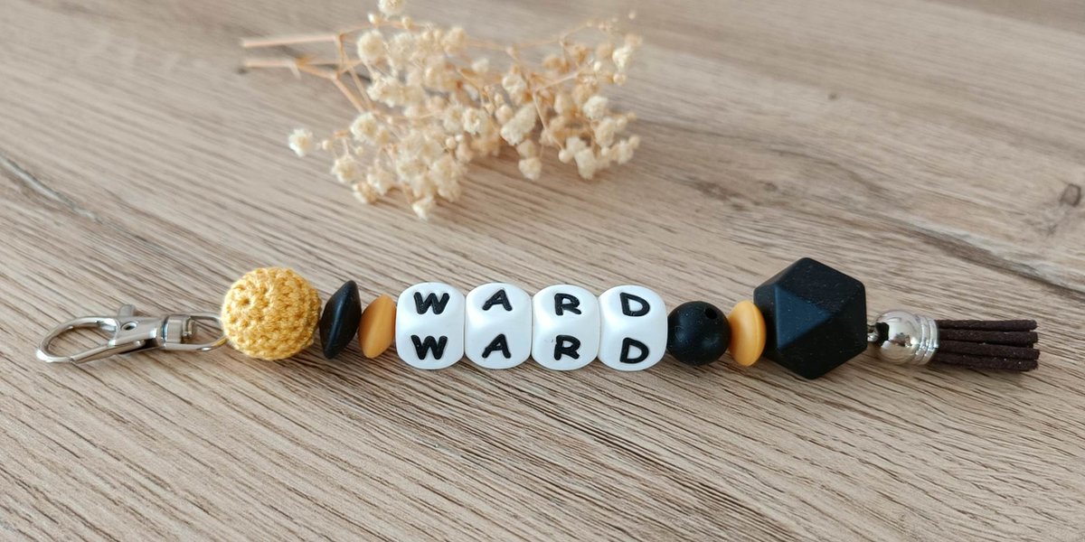 Gepersonaliseerde Sleutelhanger met Kralen - Cadeau sleutelhanger - Sleutelhanger met naam - Silliconen kralen sleutelhanger - Gepersonaliseerd cadeau - Honey Black