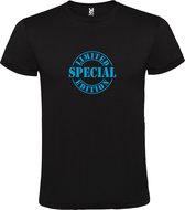 Zwart T-Shirt met “Special Limited Edition “ Afbeelding Neon Blauw Size XXXXXL