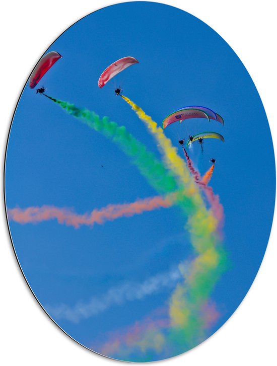 Dibond Ovaal - Vliegshow van Paragliders met Kleurrijke Rook - 60x80 cm Foto op Ovaal (Met Ophangsysteem)