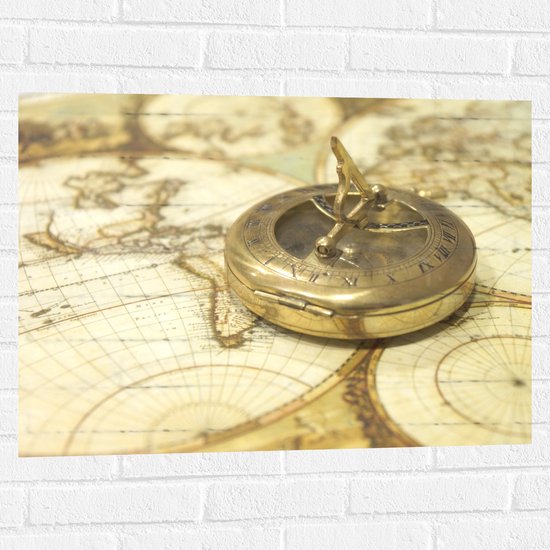 Muursticker - Gouden Kompas op Wereldkaart - 80x60 cm Foto op Muursticker