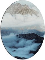 Dibond Ovaal - Bergen - Wolken - 51x68 cm Foto op Ovaal (Met Ophangsysteem)