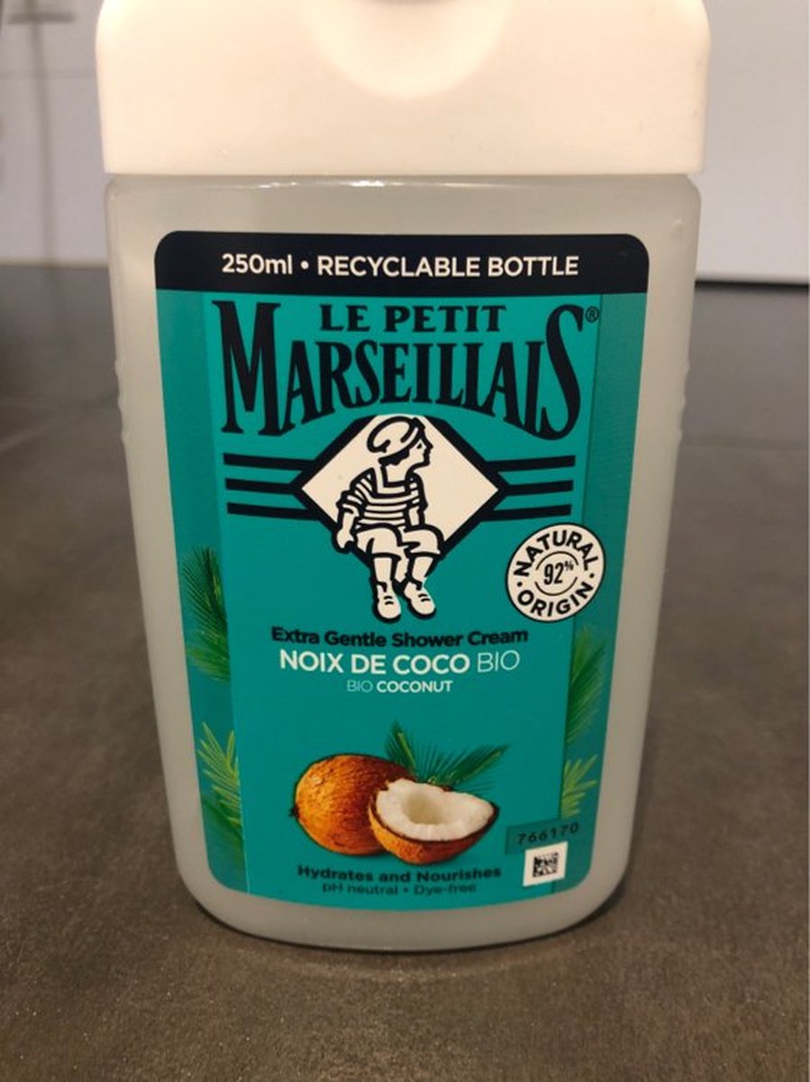 Le Petit Marseillais Crème de Douche Extra Douce Noix de Coco BIO, hydrate et nourrit la peau, 250 ml