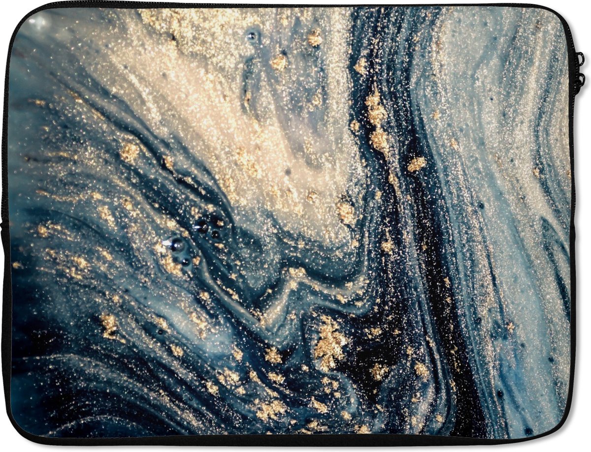 Laptophoes 17 inch - Marmer print - Verf - Glitter - Goud - Laptop sleeve - Binnenmaat 41x28 cm - Zwarte achterkant