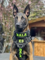 Halsband Gepersonaliseerd eigen naam - Nala - Honden halsband Geborduurd - Tactical - Zwart - Hals 45-75 CM - geschikt voor iedere hondenriem - voor middel en grote honden - Best getest 2022 - 450KG Anti trek test - One Size