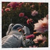 Muursticker - Astronaut tussen de Roze Bloemen in Bloemenveld - 50x50 cm Foto op Muursticker