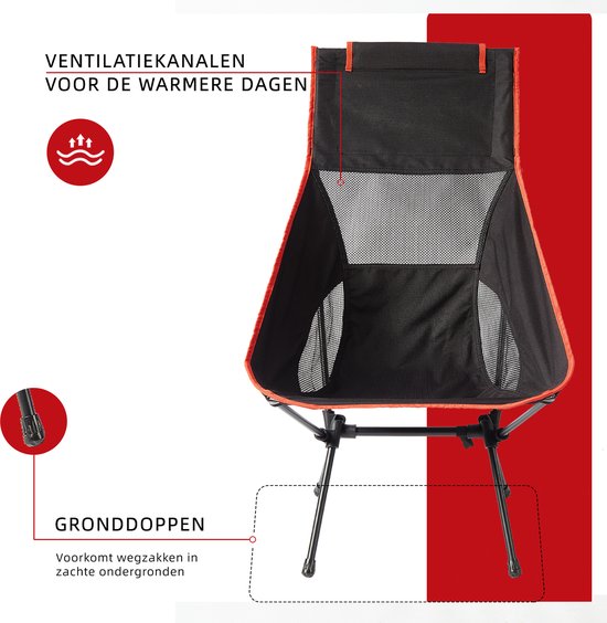 Zwarte campingstoel met oranje bies en ventilatiekanalen.