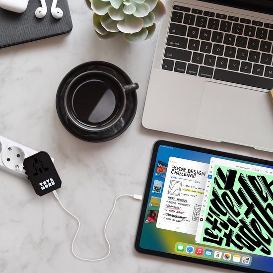 TRVLMORE Wereldstekker Universeel - Reisstekker - USB C en USB A - 150+ Landen - Engeland (UK), Amerika (USA), Azië, Australië, Afrika, Europa - Thailand, Italië, Canada, India, Mexico, Curaçao, Japan - Type A, B, C, E, F, G, I, J, L, N