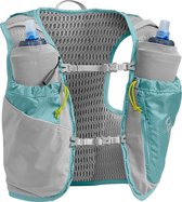 CamelBak Ultra Pro Vest voor Vrouwen - Maat XS - Ultralicht Materiaal - Borstomvang 66-81 cm - Ruimte voor 2 Flexibele 500 ml flessen - 3D Vent Mesh - Reflecterend - Hardloopvest - Drinkhouder - Drinkzak - Lichtgewicht - Zilver met Blauw