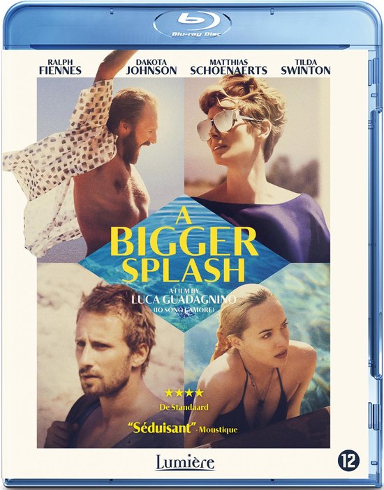 Blu-ray hoes 'A Bigger Splash'. Vier panelen met acteurs, titel en filmdetails.
