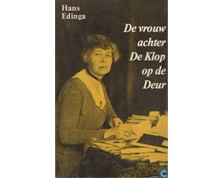 Vrouw achter de klop op de deur