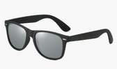 ESTOUS WAYFARER UNI Gepolariseerde zonnebril met zwart frame en zilverkleurige glazen.