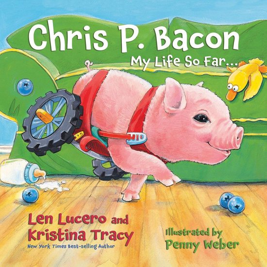 Boekhoes van 'Chris P. Bacon My Life So Far...' met een varken met wieltjes, een flesje melk en bosbessen.
