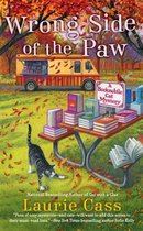 A Bookmobile Cat Mystery 6 - Wrong Side of the Paw