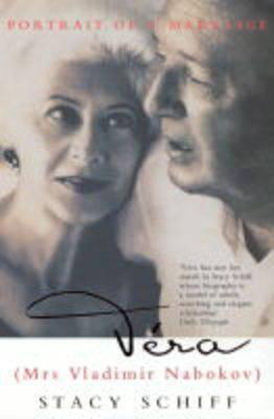 Boekomslag van Vera (Mrs Vladimir Nabokov) met een zwart-wit portret van een echtpaar en de titel in rode letters.