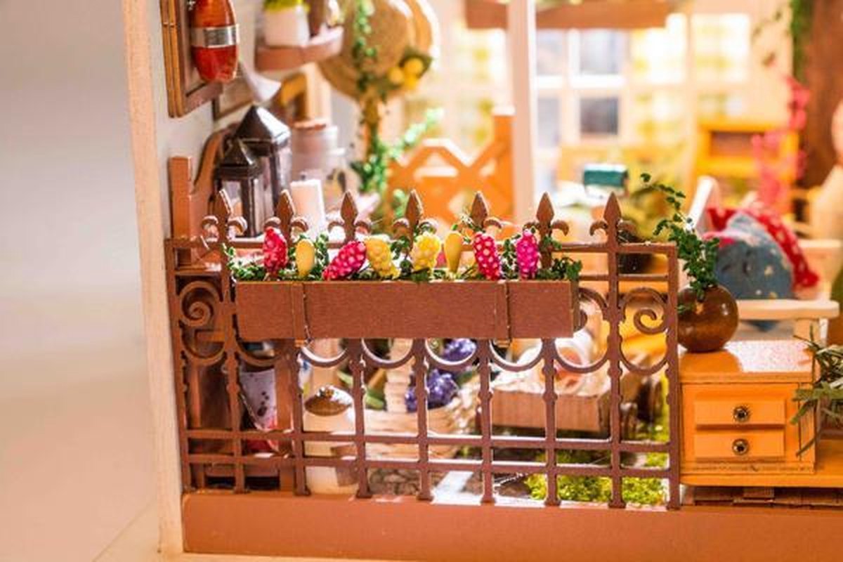 Robotime - DIY Dollhouse Kit-Miller's Garden - Houten Bouwpakket — afbeelding 19