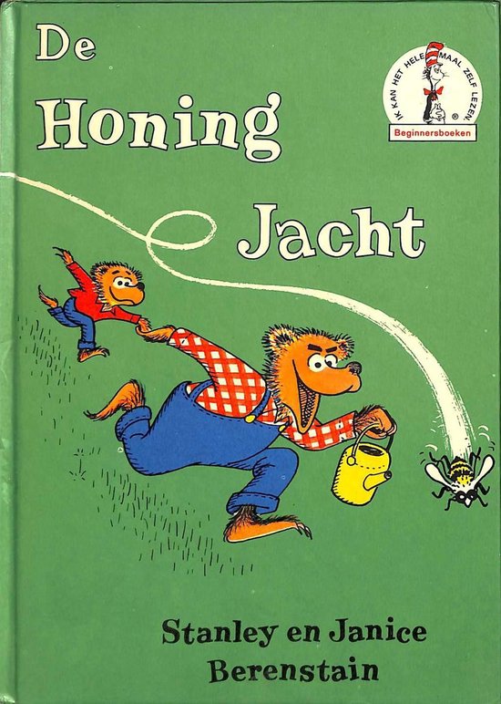 Boekomslag van 'De Honing Jacht' door Stanley en Janice Berenstain. Twee beren, een vader en zoon, rennen achter een bij aan, de vader draagt een pot honing.