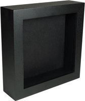 Elegant zwart houten lijst 16 x 16 cm met zwart achtergrond