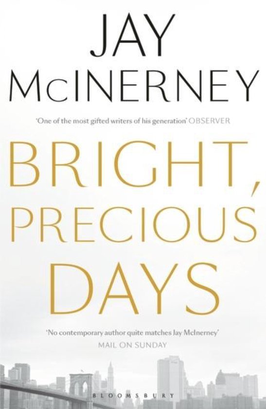 Boek "Bright, Precious Days" van Jay McInerney met een stadsgezicht op de achtergrond.