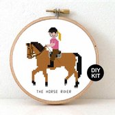 Paardrijdster borduurpakket - horse rider cross stitch kit - paard met meisje borduren - kinderkamer decoratie kruissteek pakket