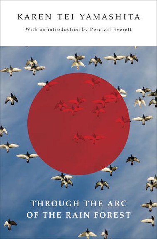 Couverture de livre avec un cercle rouge et un vol d'oiseaux dans un ciel bleu. Titre : Through the Arc of the Rain Forest.