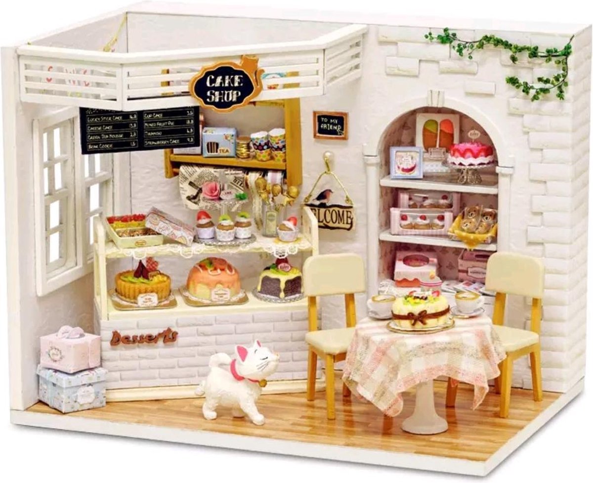 gebied Bijwonen boeket Poppenhuis DIY Maken Miniatuur Hobby Bouw Pakket Dollhouse Meubels - "Cake  Store"... | bol.com