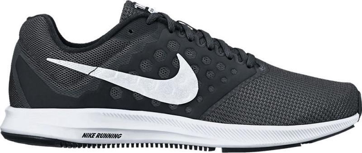 Verschil nike downshifter 2025 7 en 8