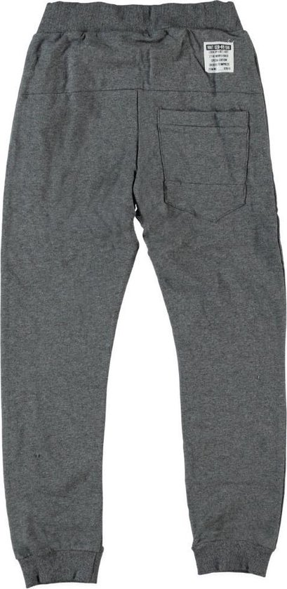 Donkergrijze joggingbroek met elastische tailleband, boorden en een achterzak met label.