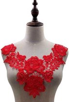 Applicatie kant - 32 x 32 cm - halsapplicatie - opnaaibaar sierkant - rood