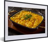 Fotolijst incl. Poster - Ovenschaal vol macaroni met kaas - 40x30 cm - Posterlijst