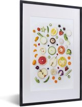 Photo en cadre - Fruits et légumes sur fond blanc Cadre photo noir avec passe-partout blanc 40x60 40x60 cm - Affiche sous cadre (Décoration murale salon / chambre)