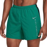 Nike Nike Run Division 5" Sportbroek - Maat M  - Mannen - groen