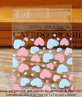 50 Uitdeelzakjes Hartjes Design 7 x 7 cm met plakstrip - Cellofaan Plastic Traktatie Kado Zakjes - Snoepzakjes - Koekzakjes - Koekje - Cookie Bags Hearts - Love
