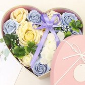 Valentijn - Verjaardag Cadeau - Verwenpakket Vrouw - Geschenkdoos - Kado Voor Haar - Cadeau vrouw - Moederdag - Giftbox - Flowerbox - Vaderdag - Hartvormig