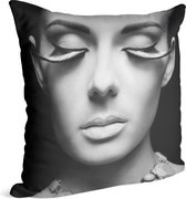 Vrouw met grote wimpers zwart wit - Foto op Sierkussen - 60 x 60 cm