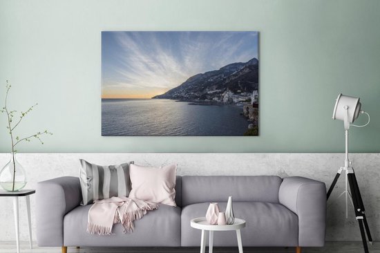 Le coucher de soleil derrière la montagne de la côte amalfitaine toile 180x120 cm - Tirage photo sur toile (Décoration murale salon / chambre) XXL / Groot format!