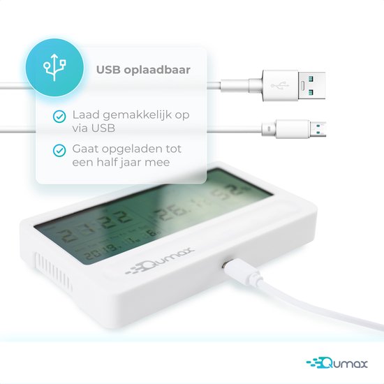 Witte Qumax thermometer wordt opgeladen via USB. Accu gaat een half jaar mee.