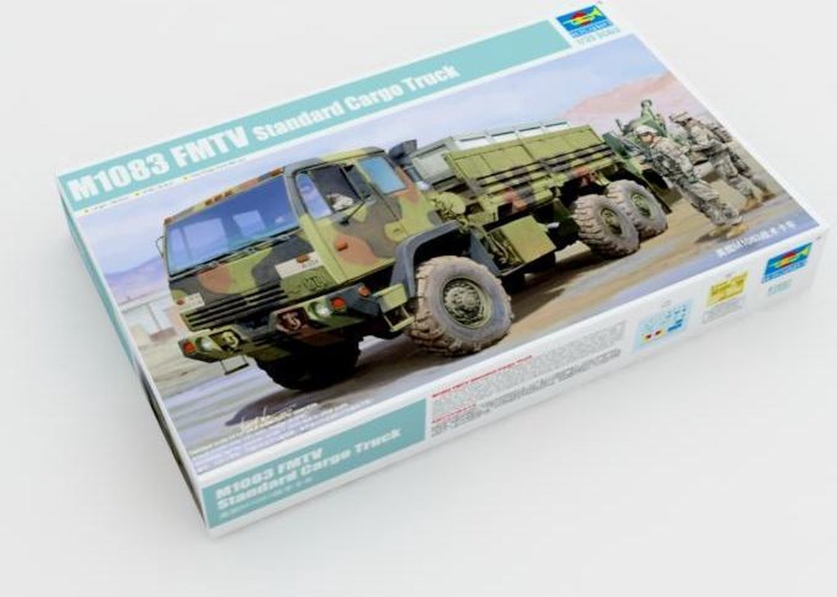 Trumpeter Modelbouwpakket Militaire voertuigen - 01007 M1083 FMTV Standard Cargo Truck - Amerikaanse Militaire Vrachtwagen Plastic - 1:35 - Modelbouw