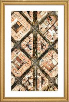 JUNIQE - Poster met houten lijst Luchtfoto Barcelona -13x18 /Bruin