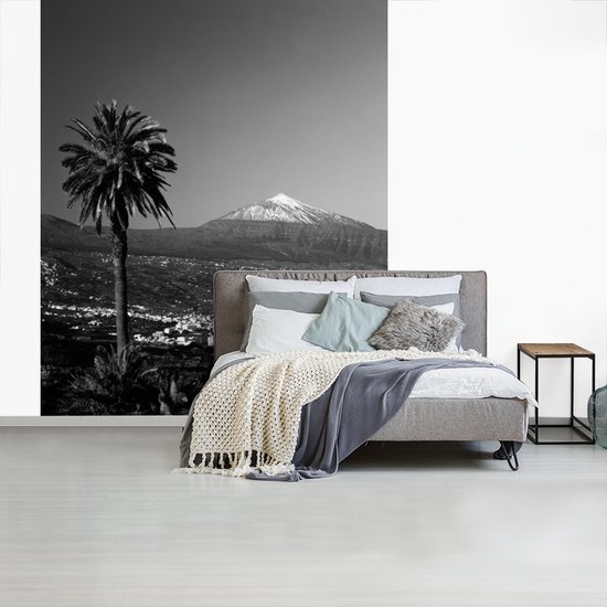 Papier peint photo Tenerife - La Orotava avec vue sur le volcan El Tei à Tenerife - Zwart- Wit largeur 225 cm x hauteur 280 cm - Impression photo sur papier peint vinyle (disponible en 7 formats) - chambre/séjour/bureau