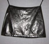verkleedkleding 1070, leather look rokje, zwart maat 128
