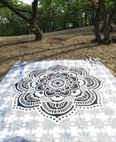 XL strandlaken - 230x230 -  zwart/wit - Yoga mandala - Lindian style